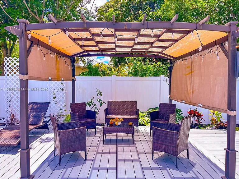 4420 NW 30th Ct — Photo 30