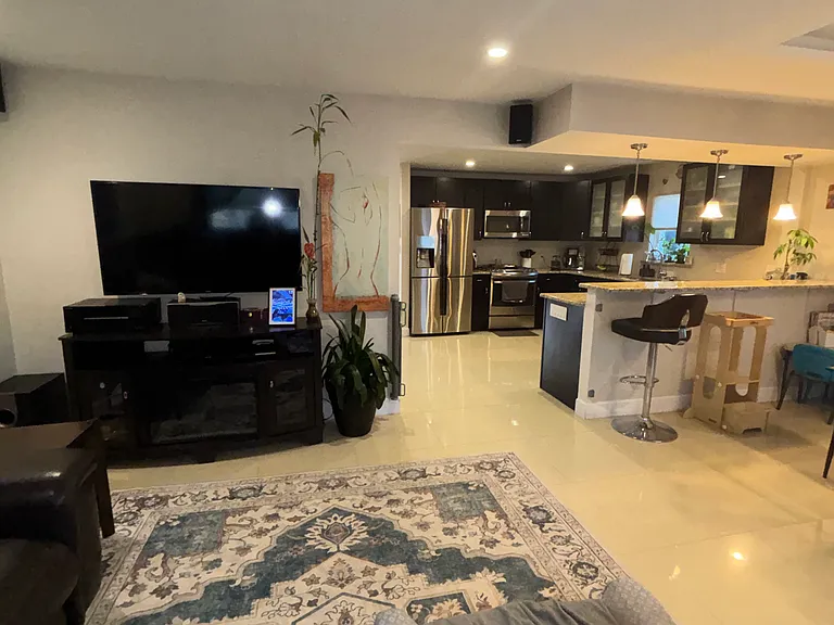 2909 Crafton Dr — Photo 9