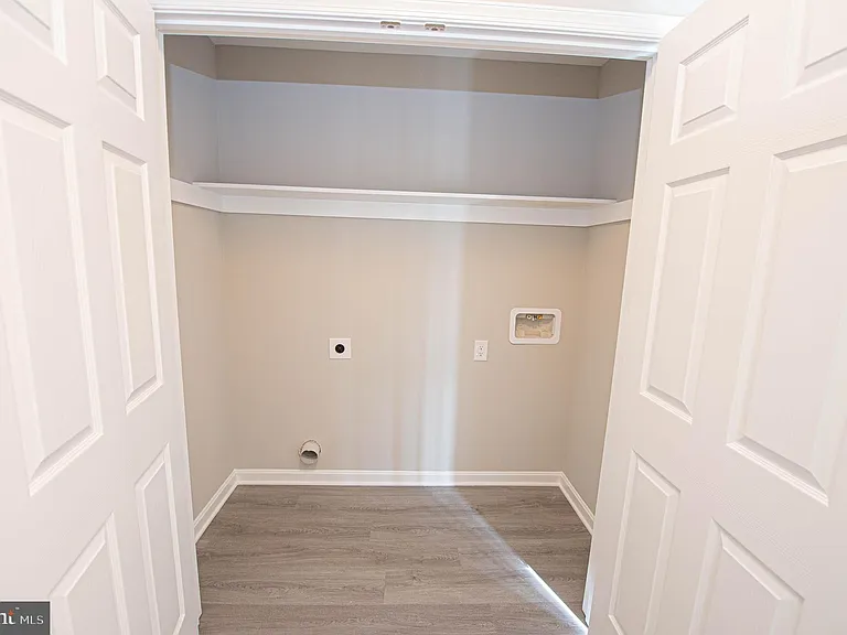 241 Morgans Ct — Photo 30