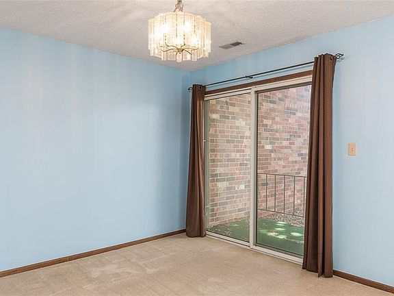 4th image of 4701 Woodland Ave Unit 2