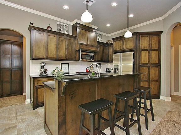 3rd image of 2805 Ryder Dr