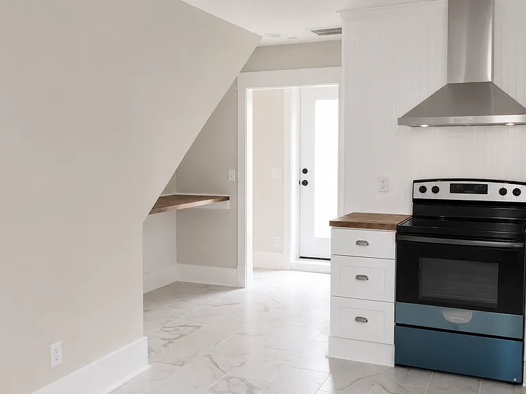 210 Washington St #1 — Photo 4