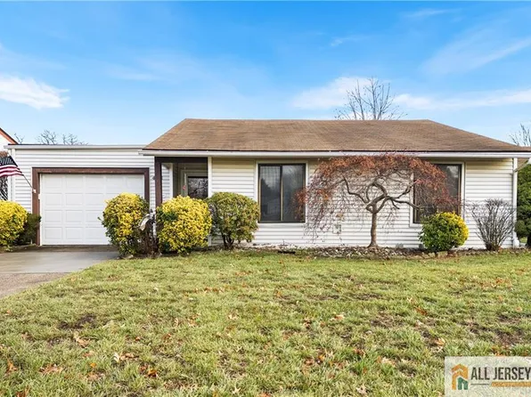 48 Juniper Plz, Monroe Township, NJ 08831