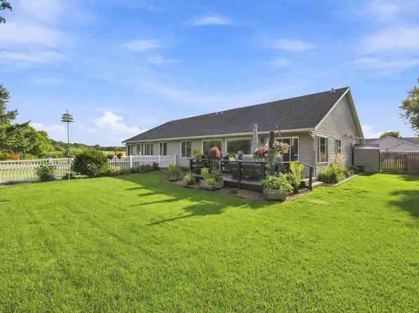 1815 Bridgeview Blvd, Detroit Lakes, MN 56501