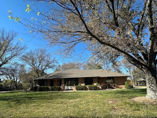 827 N Stagecoach St, Wichita, KS 67230
