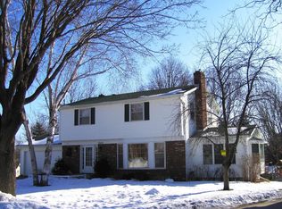 2612 Crown Hill Ct, White Bear Lake, MN 55110