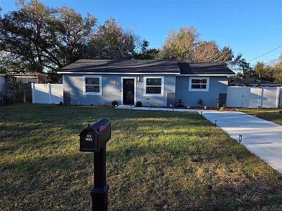 3rd image of 1106 Valencia Rd