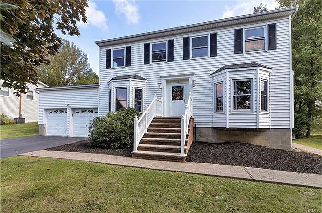 1st image of 12 Guernsey Dr