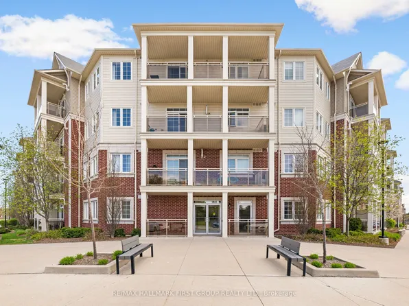 80 Aspen Springs Dr Unit 111, Clarington, ON L1C 0V4