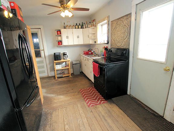 2nd image of 10714 S Gordon Ave
