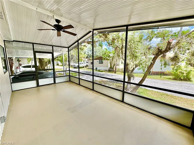 1252 Henderson Creek Dr — Photo 19