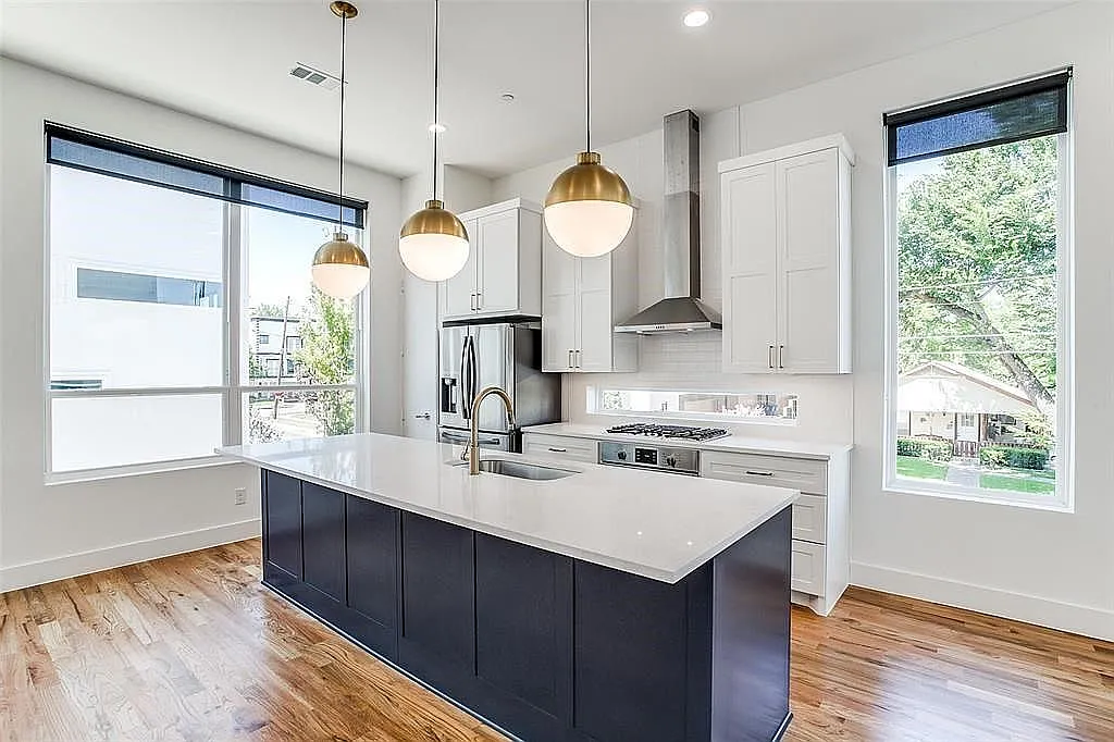 2 bed, 2.5 bath, 1954 sqft, $3,900 — Photo 3