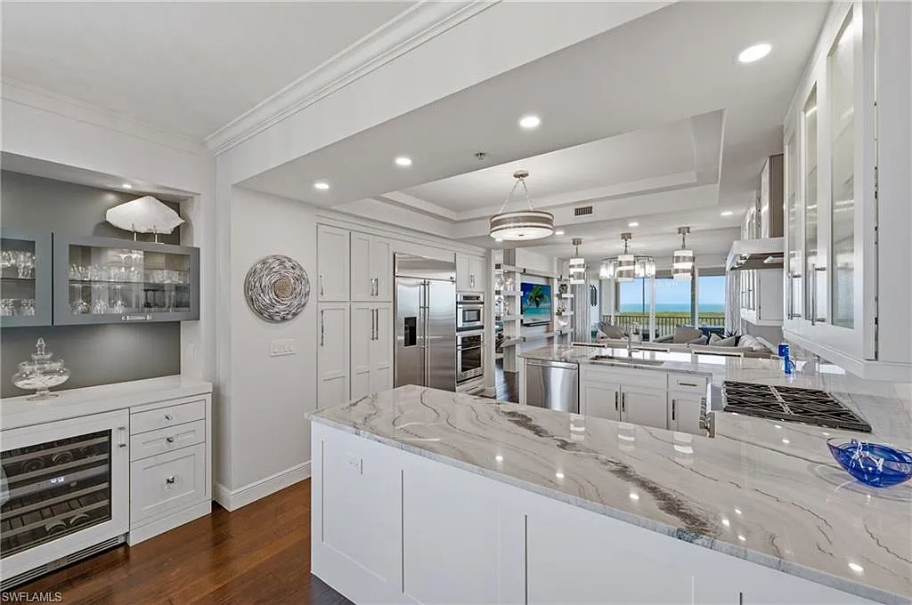 3 bed, 3.0 bath, 3050 sqft, $28,500 — Photo 3