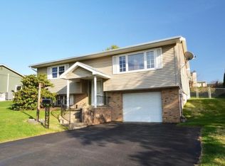 213 Faith Dr, Catasauqua, PA 18032