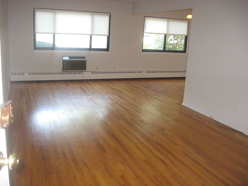 1st image of 1 W Lawrence Park Dr Unit 11