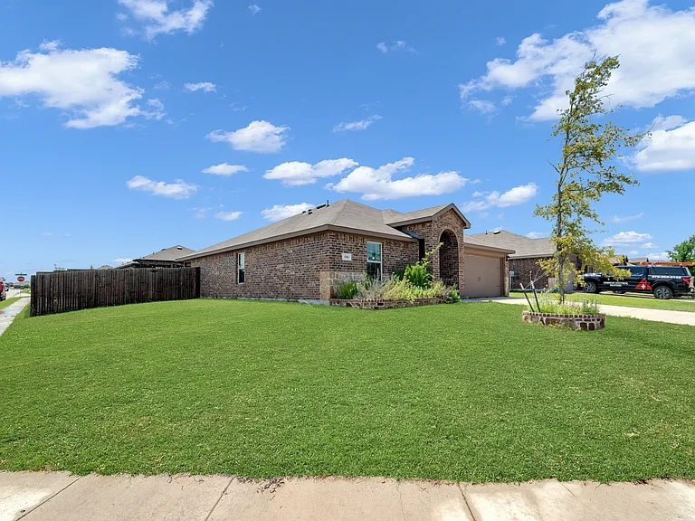 722 Windmill St — Photo 25