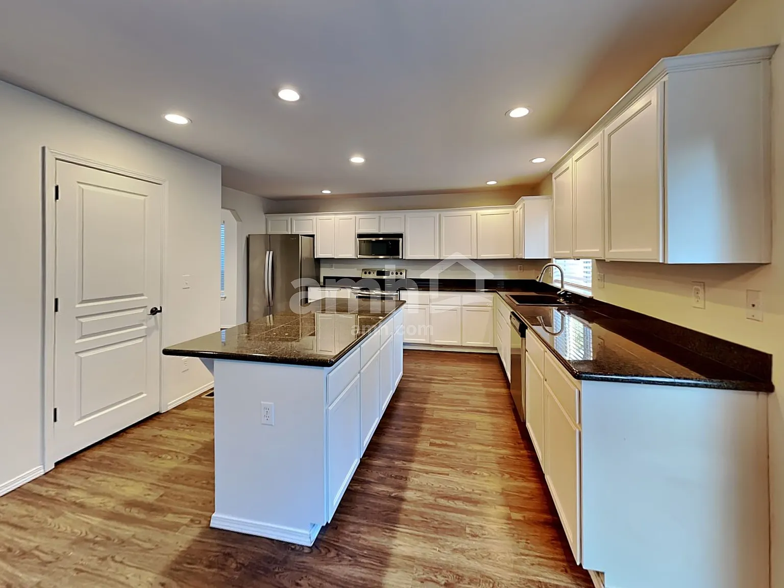 4 bed, 2.5 bath, 2502 sqft, $3,235 — Photo 3