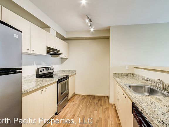5th image of 3213 Harbor Ave SW Unit 304