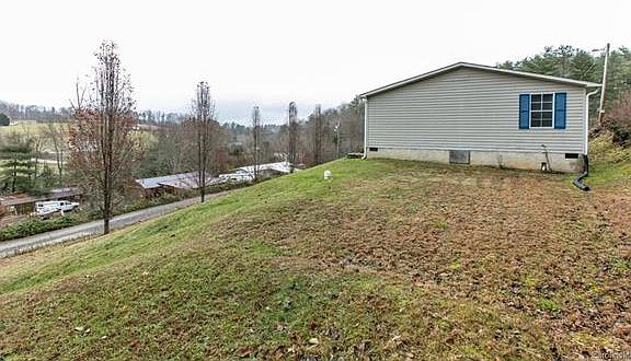 4th image of 2424 Bear Creek Rd