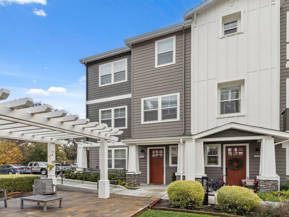 1st image of 205 Cove Ln