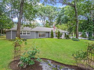 60 Country Ln, Warwick, RI 02886