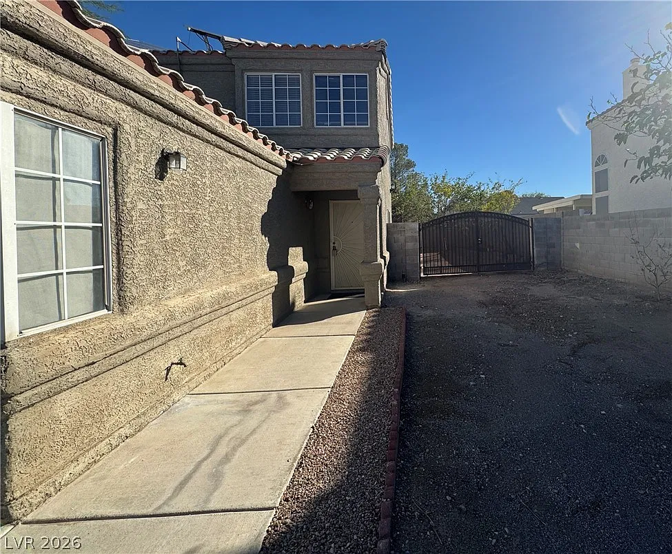 3 bed, 2.5 bath, 1259 sqft, $1,850 — Photo 3