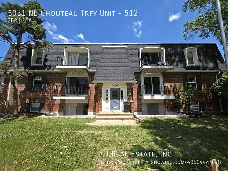 5031 NE Chouteau Trfy #512 — Photo 2
