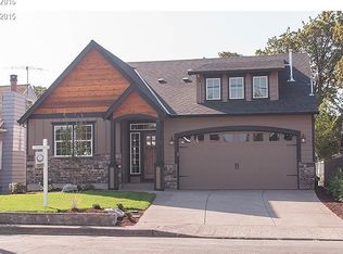 8117 SE Cox Ln, Gladstone, OR