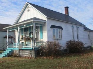 1404 16th Ave, Menominee, MI 49858