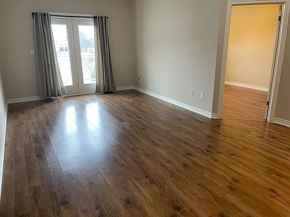 5th image of 6928 Ailanthus Ave #303