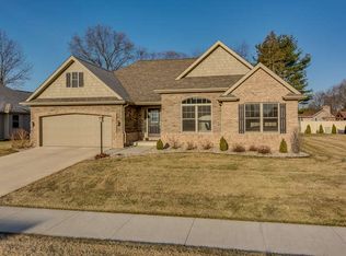 52541 Lucas Dr, Granger, IN 46530