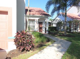 416 Windsor Pl APT 102, Naples, FL 34104