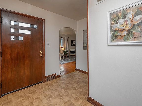 4th image of 7519 W Clarke STREET