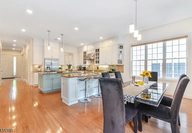 3 Christopher Ct — Photo 17