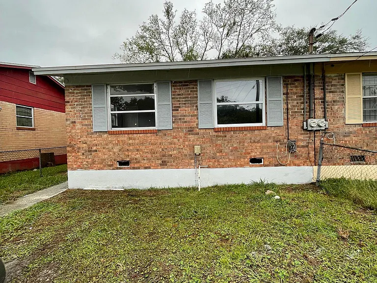 7132 Ken Knight Dr W — Photo 1