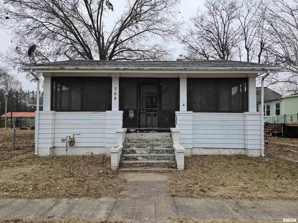 309 S Webster St, Harrisburg, IL 62946