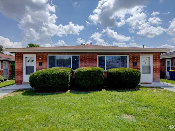 10788 Tropic Dr, Saint Ann, MO 63074