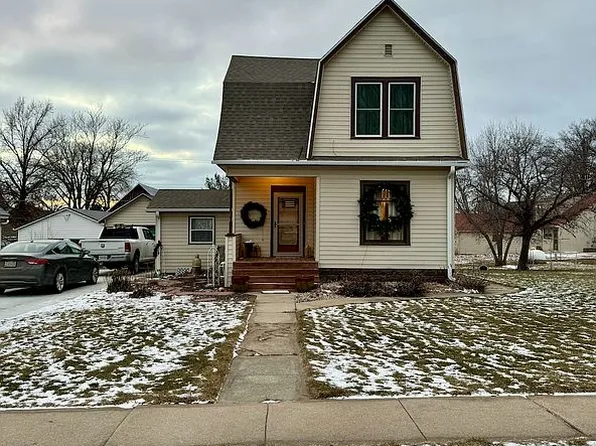 133 N Spruce St, Dodge, NE 68633