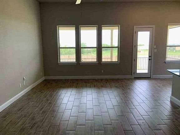 4th image of 6728 Verona Pl