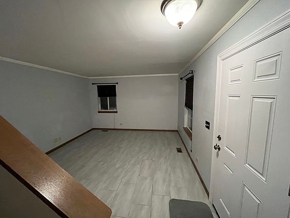 3rd image of 695 Ridge Rd