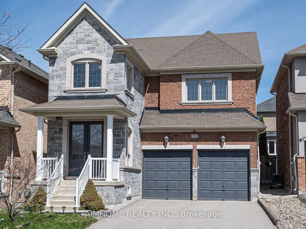 223 Emma Broadbent Ct, Newmarket, ON L3X 3K8