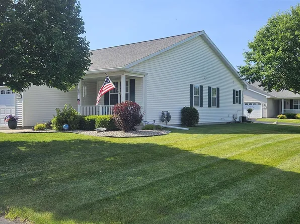 164 Southlake Cir, Fond Du Lac, WI 54935