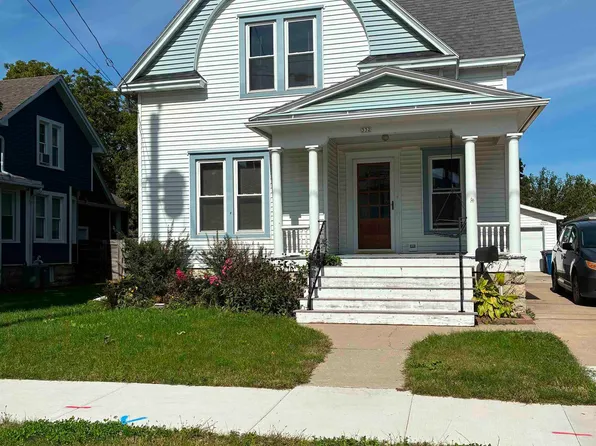 332 W 15th Ave, Oshkosh, WI 54902