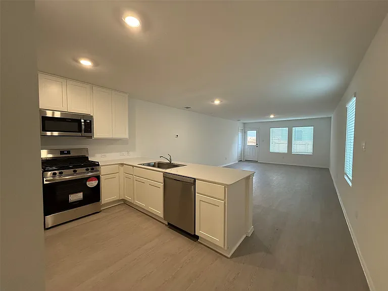 785 Whoopers Loop — Photo 7