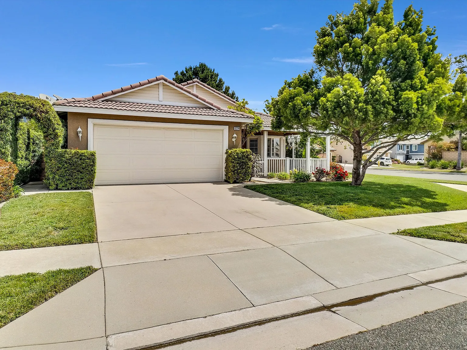 3 bed, 1353 sqft, $3,750 — Photo 2