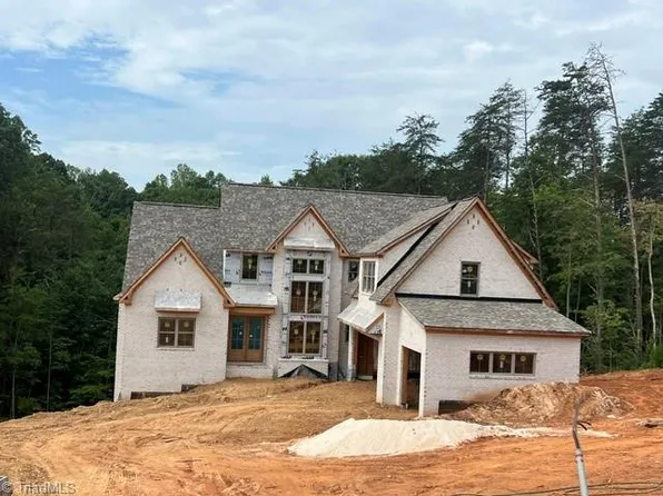 8209 Lulworth Dr, Stokesdale, NC 27357