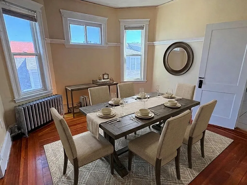 dining room virtually staged