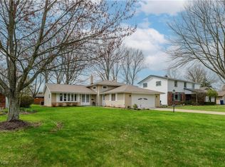 27475 Edgepark Blvd, North Olmsted, OH 44070