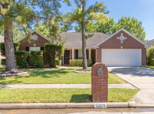 5209 Valley Brook Ct, La Porte, TX 77571