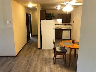 2 bed, 1.5 bath, 900 sqft, $1,250 — Photo 4